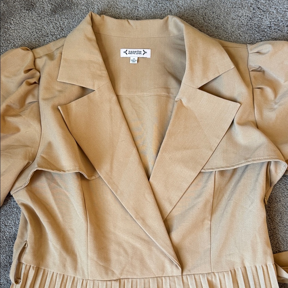 Nanette Lepore Blazer Style Pleated Midi Dress Neutral Tan Short Sleeve SIZE 12 - Picture 2 of 6